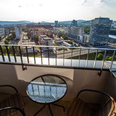 Air-Conditioned City View Apartment 24H Check-In 布拉迪斯拉发 外观 照片