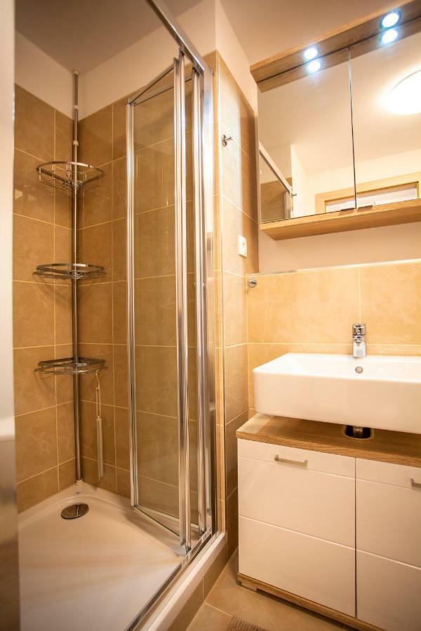 Air-Conditioned City View Apartment 24H Check-In 布拉迪斯拉发 外观 照片