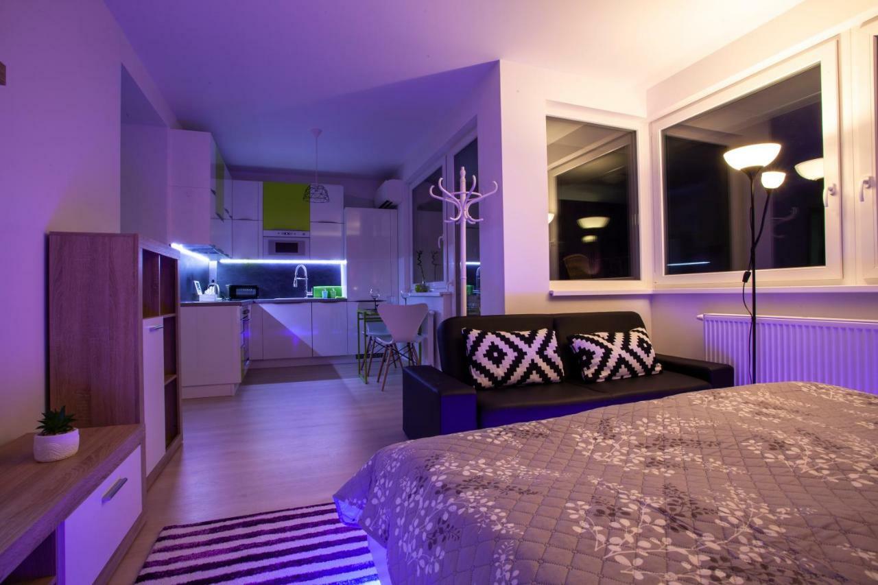 Air-Conditioned City View Apartment 24H Check-In 布拉迪斯拉发 外观 照片